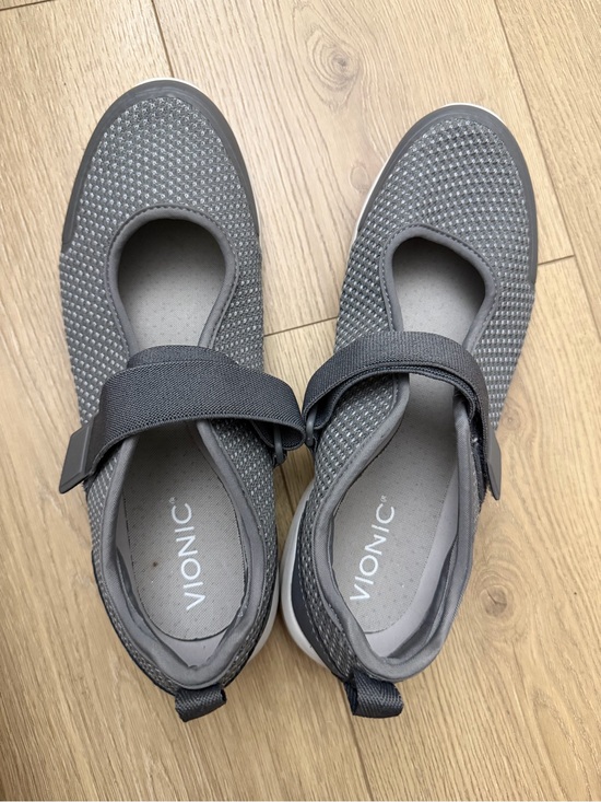 Jessica Shoes - Vionic Women’s Gray Mary Jane Walking Shoes size 9